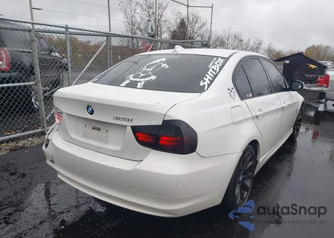 2011 BMW 328I xDrive z USA, uszkodzony, nr VIN WBAPK7G58BNN70902